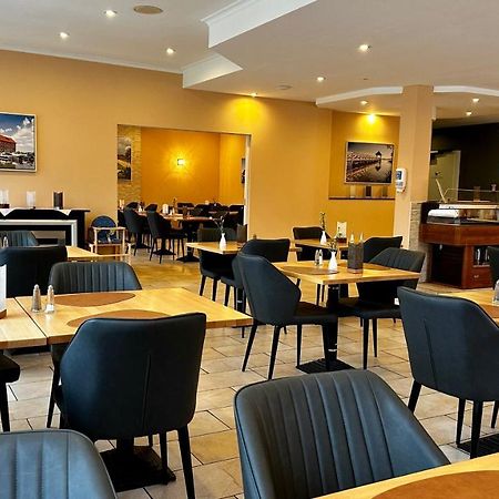 Park Hotel Fasanerie Нойштрелиц Экстерьер фото
