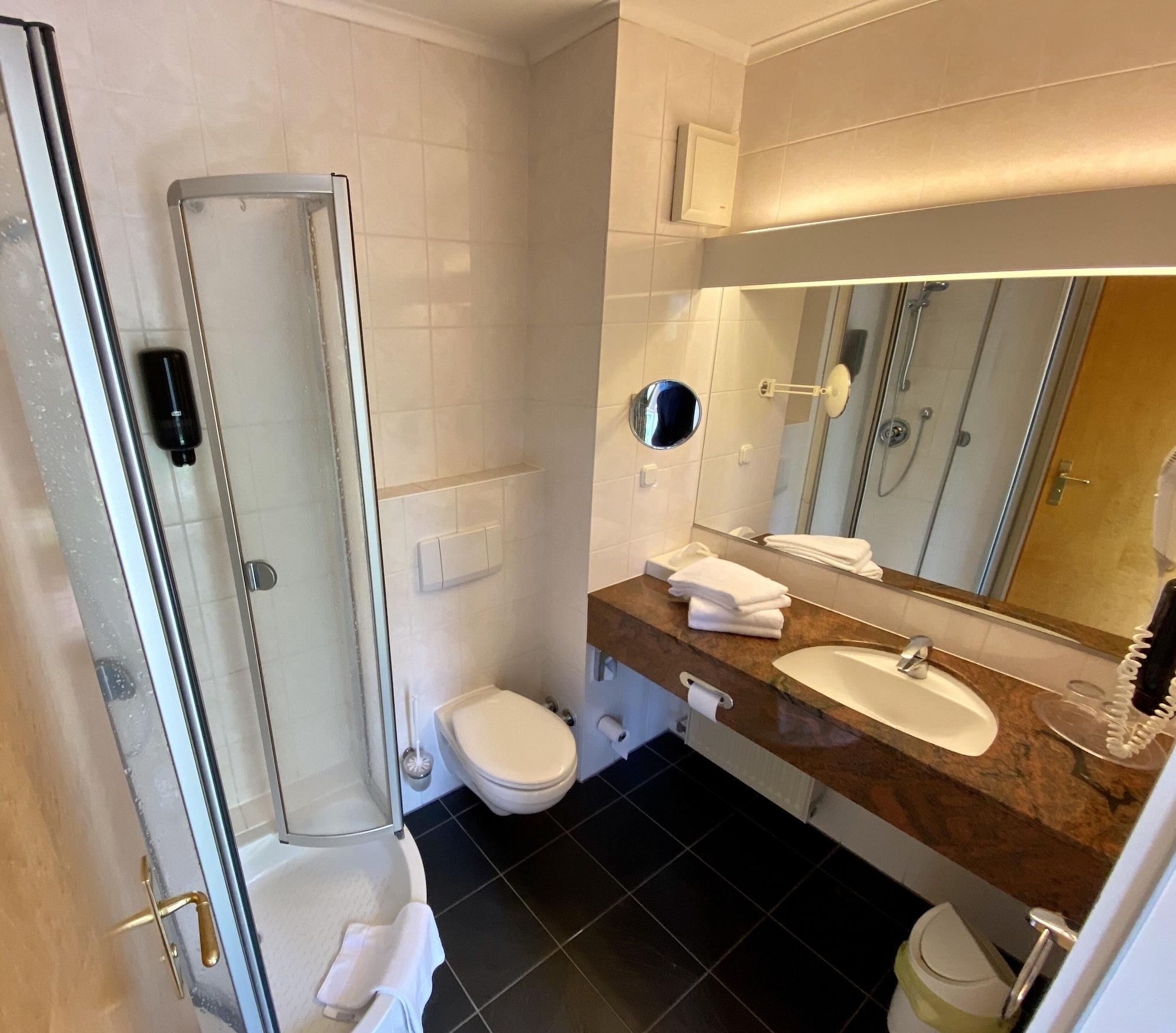 Park Hotel Fasanerie Нойштрелиц Экстерьер фото