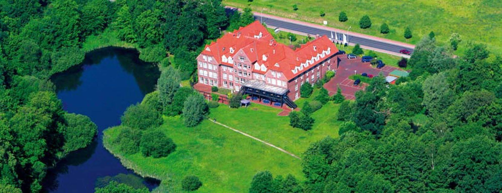 Park Hotel Fasanerie Нойштрелиц Экстерьер фото